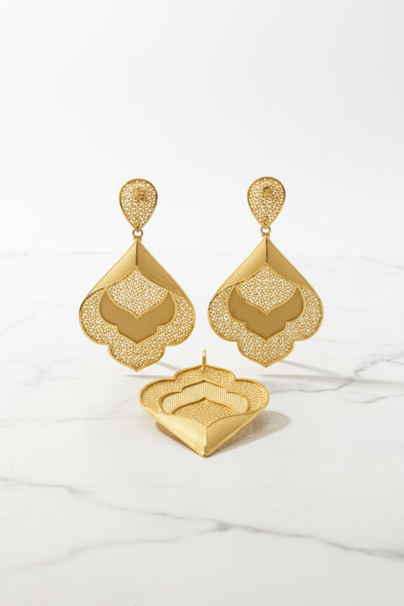 Netflix shows off Dubai Gold selling earrings #dubaigold