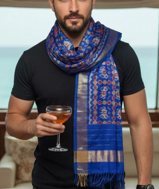 Why True Luxury Is Quiet: The Rise of Handcrafted Pure Silk Tweed Shawls Among Global Elites