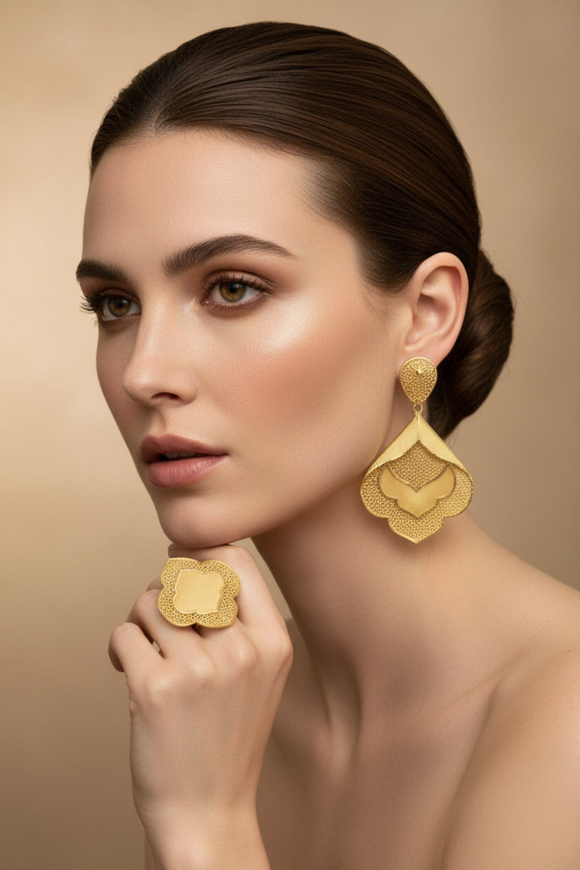 Netflix shows off Dubai Gold selling earrings #dubaigold