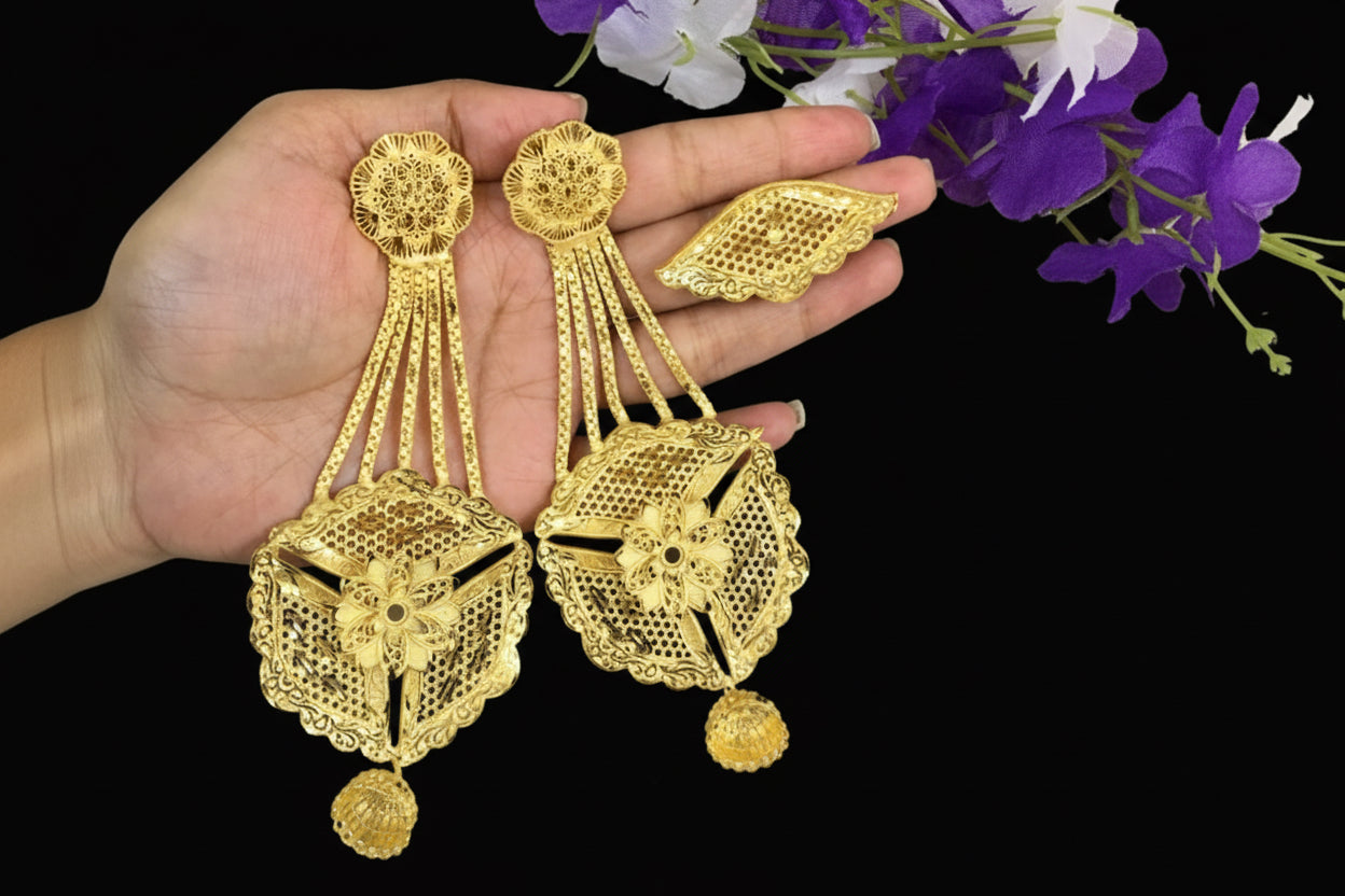 Netflix shows off Dubai Gold selling earrings #dubaigold