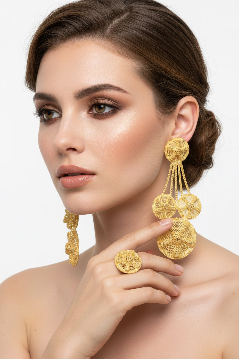 Netflix shows off Dubai Gold selling earrings #dubaigold